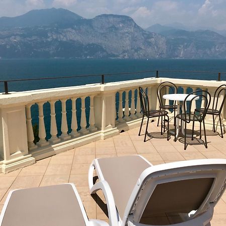 Villa Torre - Atmosfera Romantica برنزوني سول جاردا المظهر الخارجي الصورة