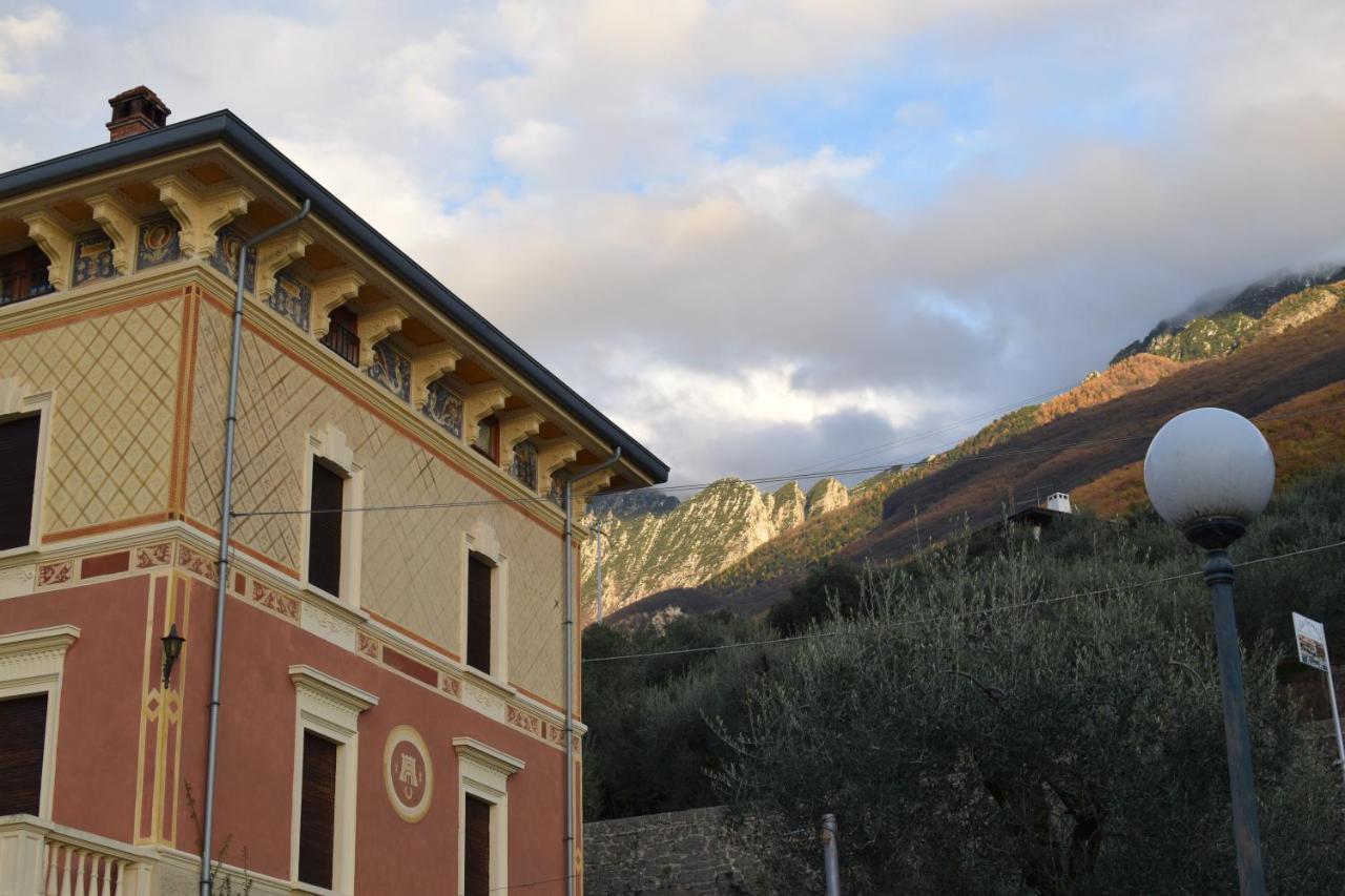 Villa Torre - Atmosfera Romantica برنزوني سول جاردا المظهر الخارجي الصورة